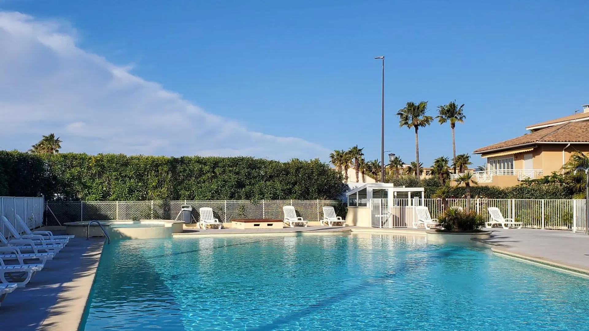 Le Must Cap Hermes, Incroyable Vue Sur Port, T2- Frejus France