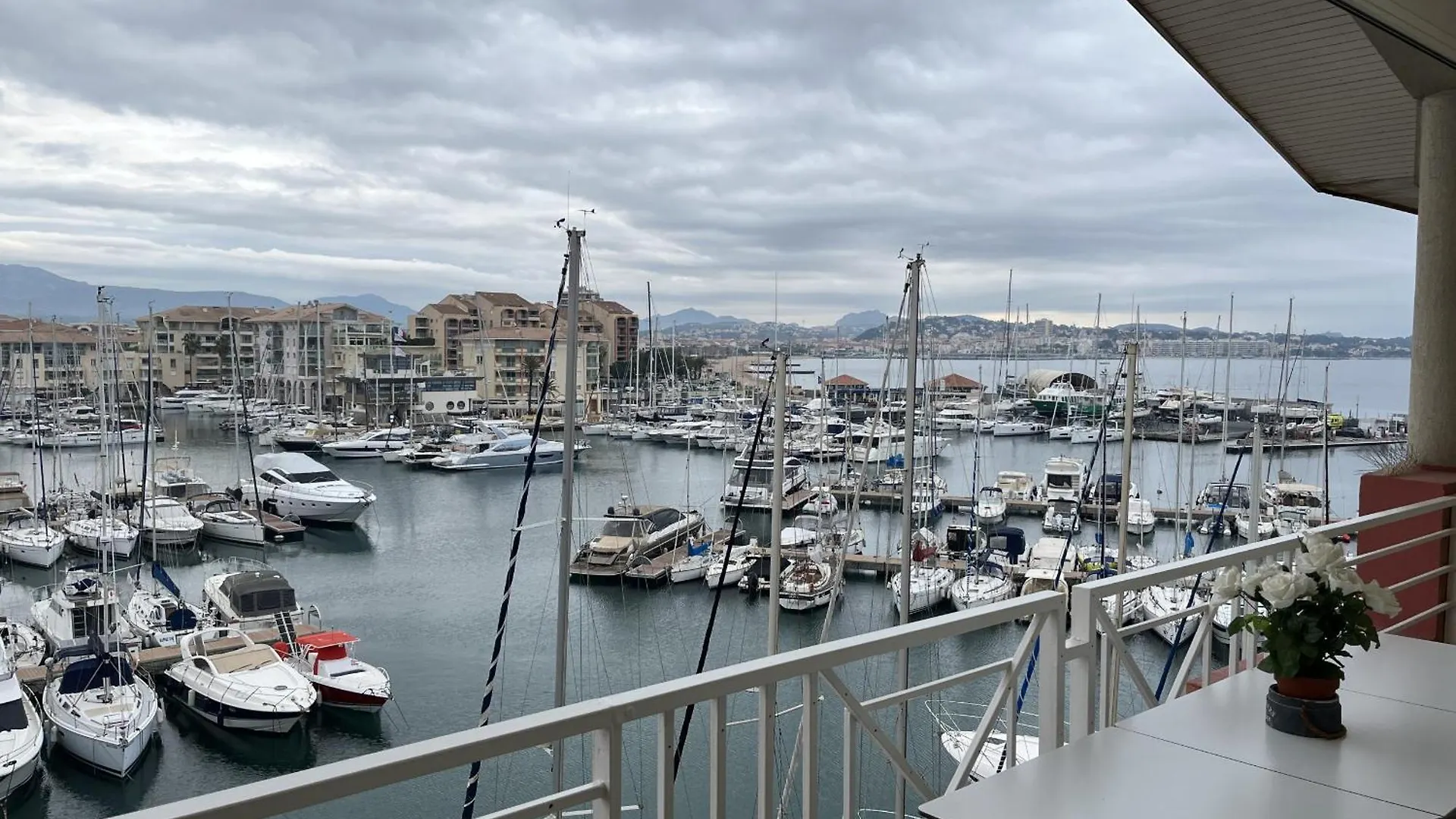 Apartment Le Must Cap Hermes, Incroyable Vue Sur Port, T2- Frejus France