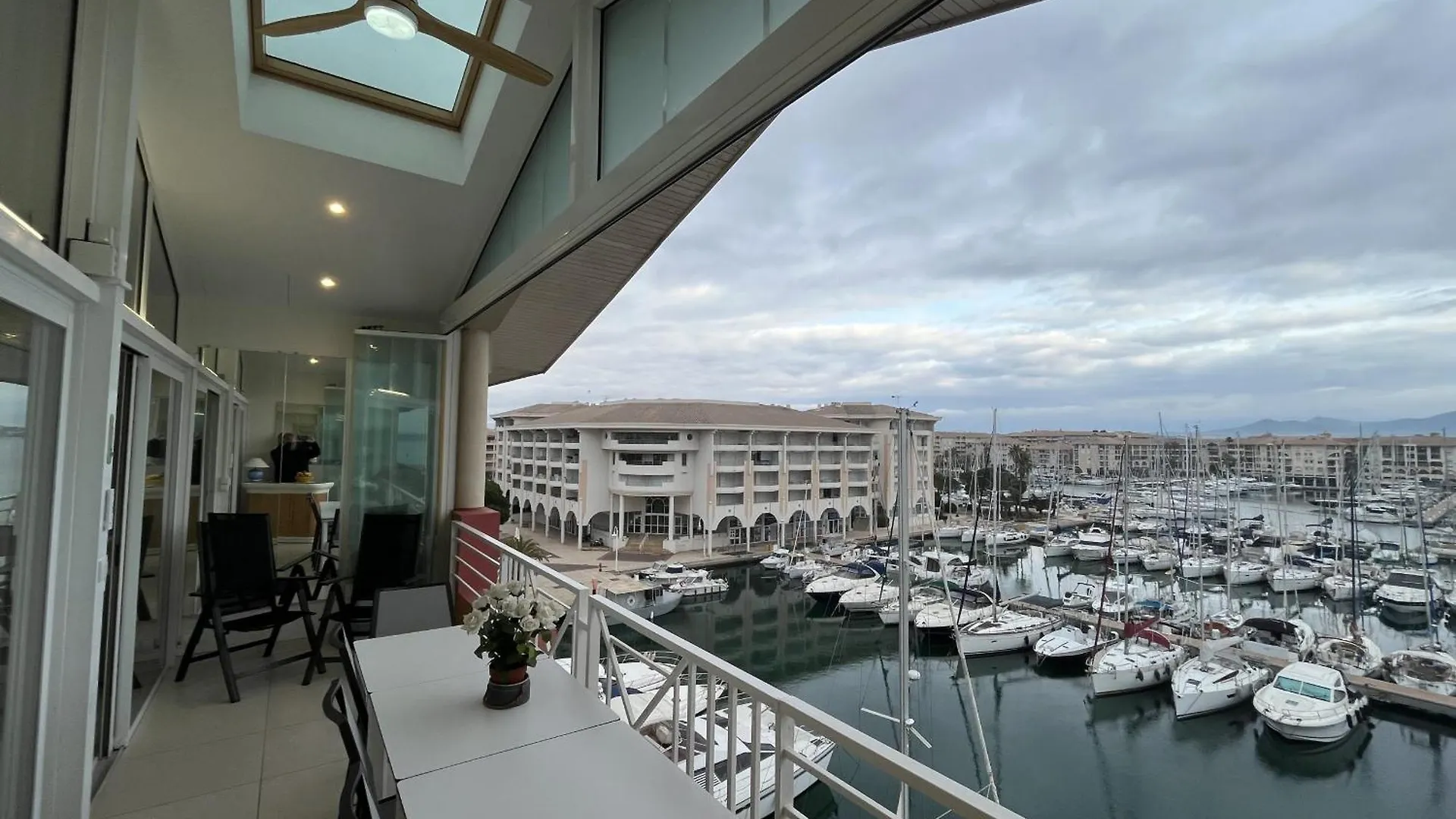 Le Must Cap Hermes, Incroyable Vue Sur Port, T2- Frejus